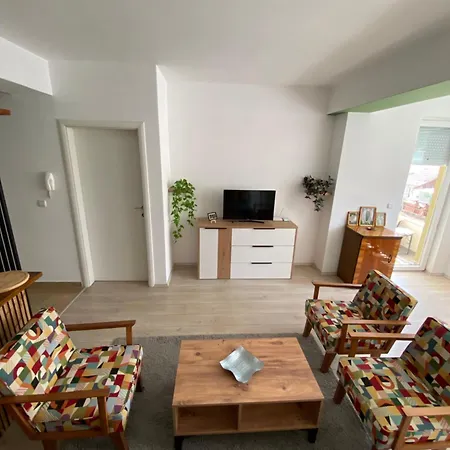 Lina's Cozy Apartment- Free Parking & Near Center شقة سكوبجي