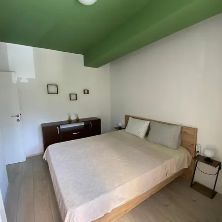 Lina's Cozy Apartment- Free Parking & Near Center סקופיה