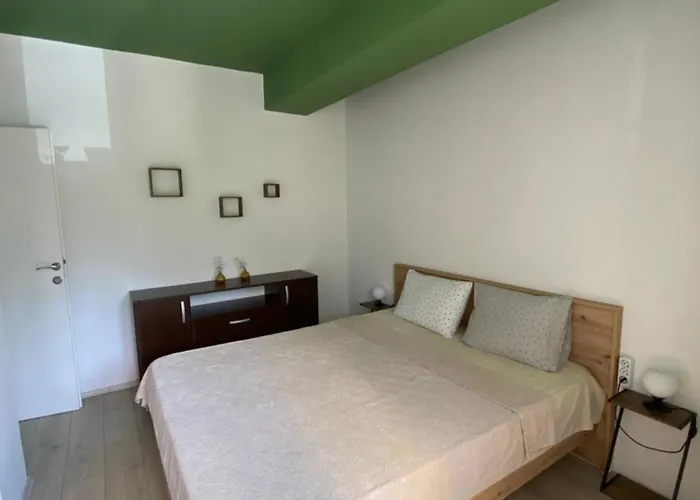 Lina's Cozy Apartment- Free Parking & Near Center Скоп'є